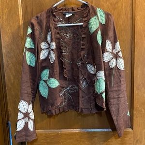 Very cute EUC ruff edge Karen Kane brown linen jacket with cream & green flowers